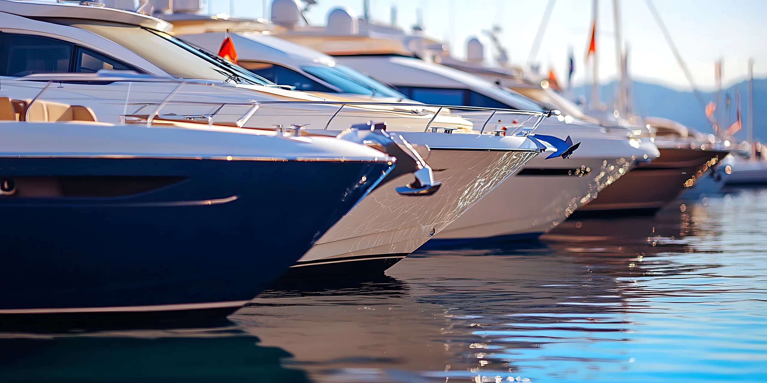 Luksuzna jahta na moru